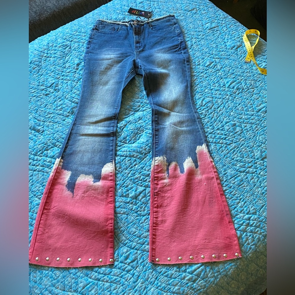Funky NWT flared jeans,deLia*Sfor Dolls Kill,fade wash/hot pink ombre,studs,M